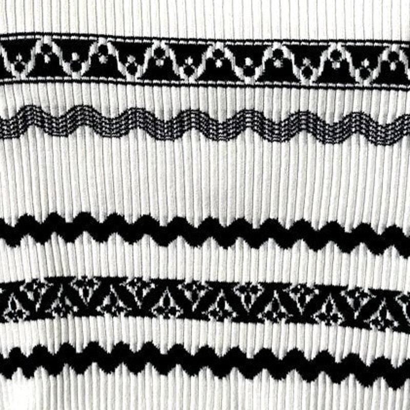 Scallop Stripe Knit Crop Top – Milky White