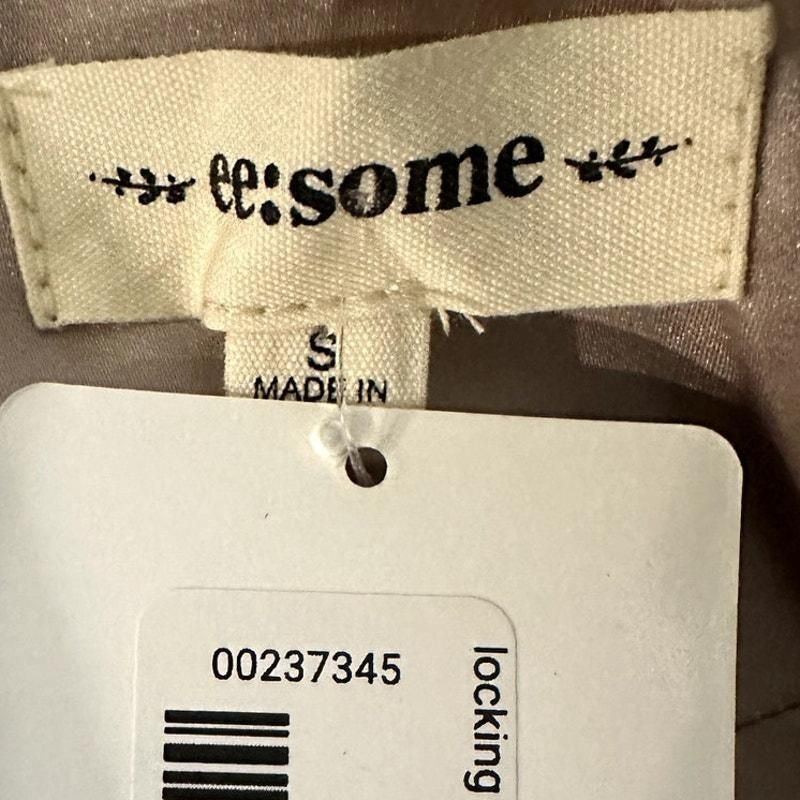 Locking Out Satin Blazer – Champagne