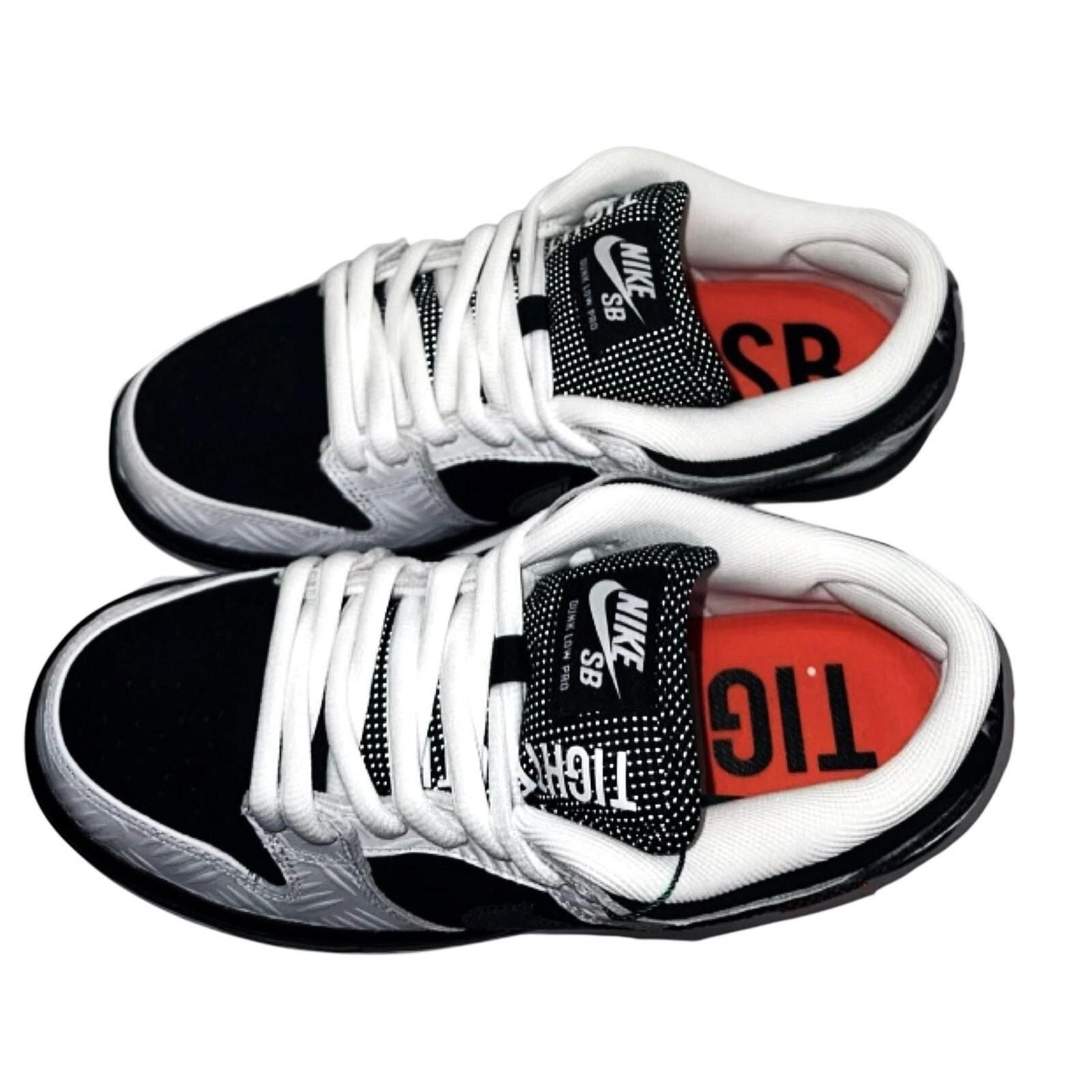 SB Dunk Low Tightbooth
