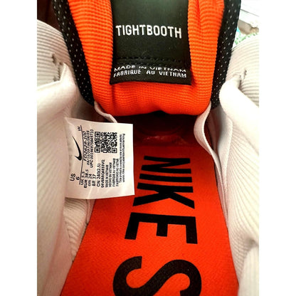 SB Dunk Low Tightbooth