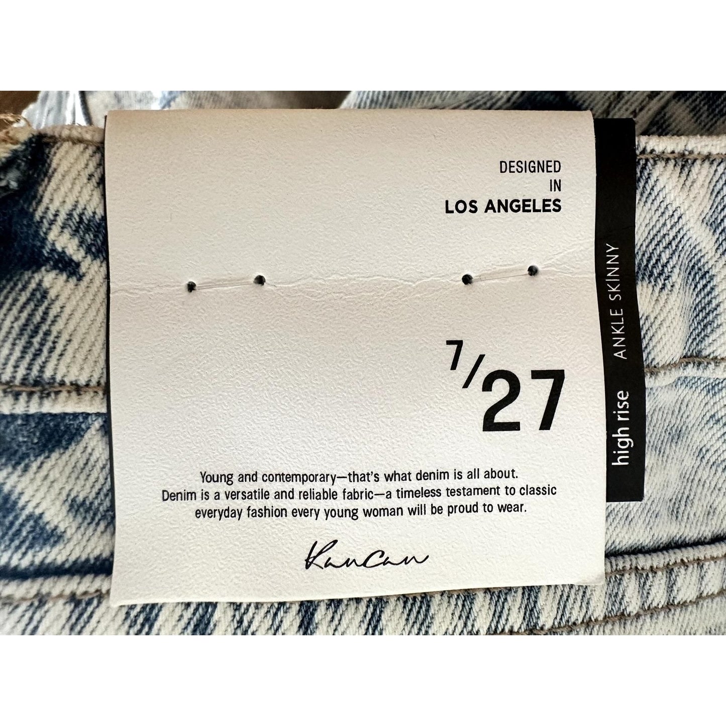 Collie High Rise Mom Jeans – Light Wash